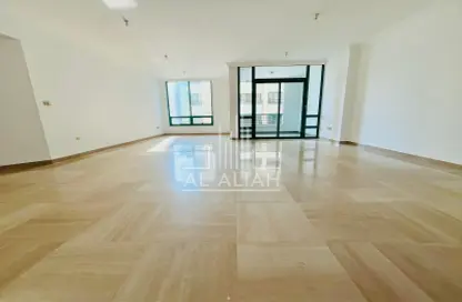 Apartment - 3 Bedrooms - 4 Bathrooms for rent in Oryx Tower - Corniche Road - Abu Dhabi