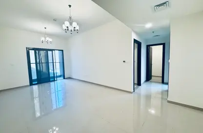 Apartment - 1 Bedroom - 2 Bathrooms for rent in Jumeirah Garden City - Al Satwa - Dubai
