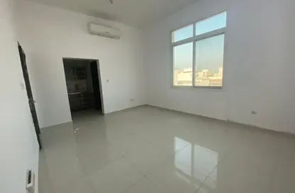 Apartment - Studio - 1 Bathroom for rent in Shakhbout City - Abu Dhabi