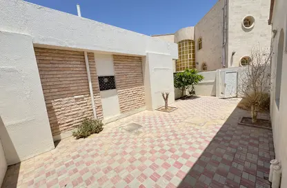 Apartment - 2 Bedrooms - 2 Bathrooms for rent in Al Zaafaran - Al Khabisi - Al Ain