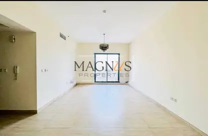 شقة - غرفة نوم - 2 حمامات للايجار في عزيزي لياتريس - الفرجان - دبي