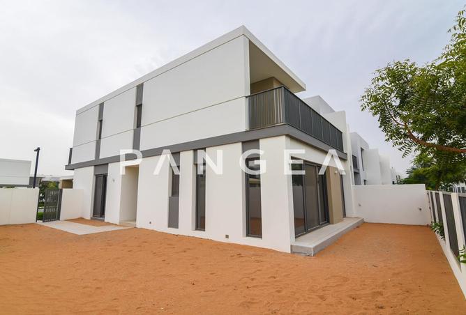 6 Cheques | Corner Unit | Large Layout