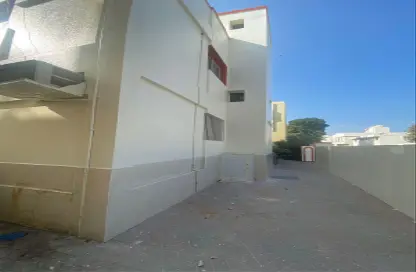 عمارة بالكامل - استوديو - 4 حمامات للبيع في ميسلون - الشارقة