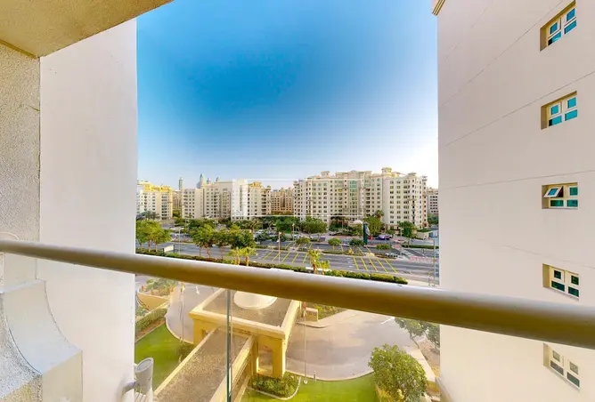Apartment - 2 Bedrooms - 4 Bathrooms for sale in Al Hatimi - Shoreline Apartments - Palm Jumeirah - Dubai