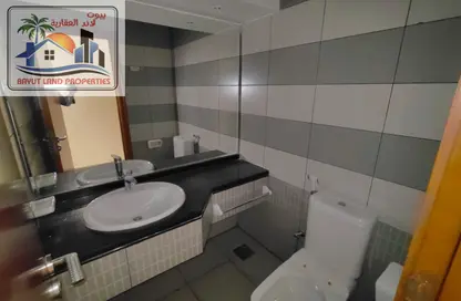 Apartment - 4 Bedrooms - 5 Bathrooms for rent in Al Majaz 3 - Al Majaz - Sharjah