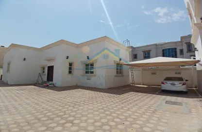 فيلا - 3 غرف نوم - 3 حمامات للايجار في مركز محمد بن زايد - مدينة محمد بن زايد - أبوظبي