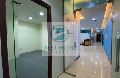 Office Space - Studio - 4 Bathrooms for rent in Cornich Al Khalidiya - Al Khalidiya - Abu Dhabi