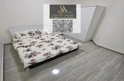 شقة - غرفة نوم - 2 حمامات للايجار في طريق كورنيش عجمان - عجمان