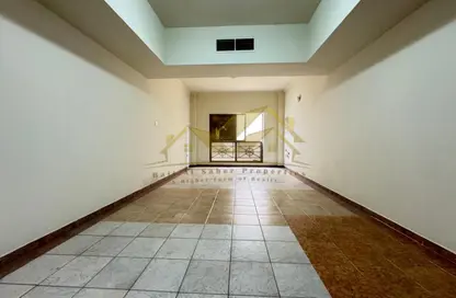 شقة - 1 حمام للايجار في ساحة الكرامة - الكرامة - دبي