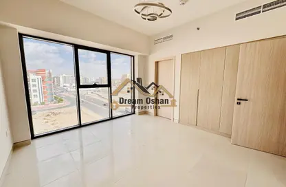 شقة - 2 غرف نوم - 2 حمامات للايجار في مبني آي دي بلو - المدينة العالمية المرحلة 2 - 4 الورسان - الورسان - دبي