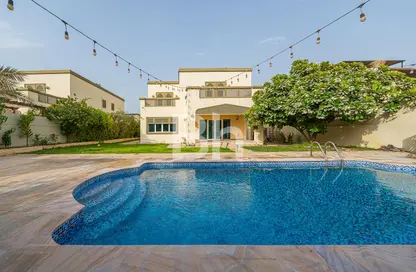 Villa - 4 Bedrooms - 5 Bathrooms for rent in Regional - Jumeirah Park - Dubai