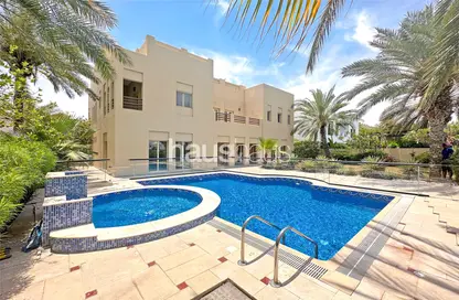 Villa - 6 Bedrooms - 6 Bathrooms for rent in Meadows 8 - Meadows - Dubai