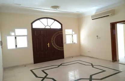 فيلا - 5 غرف نوم - 7 حمامات للايجار في الخبيصي - العين