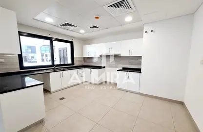 Kitchen image for: Townhouse - 5 Bedrooms - 6 Bathrooms for sale in Faya at Bloom Gardens - Bloom Gardens - Al Salam Street - Abu Dhabi, Image 1