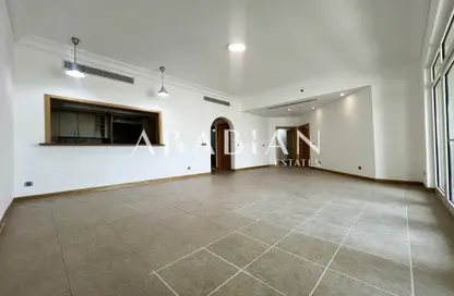 Apartment - 2 Bedrooms - 4 Bathrooms for rent in Al Hamri - Shoreline Apartments - Palm Jumeirah - Dubai