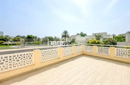 Villa - 4 Bedrooms - 4 Bathrooms for rent in Meadows 2 - Meadows - Dubai
