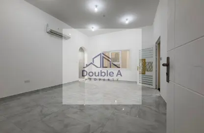 شقة - 3 غرف نوم - 4 حمامات للايجار في مدينة الرياض - أبوظبي