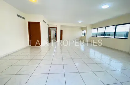 Apartment - 4 Bedrooms - 4 Bathrooms for rent in Golden Sands 4 - Mankhool - Bur Dubai - Dubai
