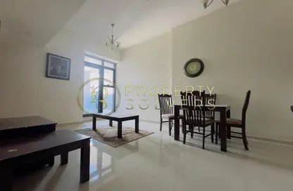 شقة - غرفة نوم - 2 حمامات للايجار في مساكن النخبة الرياضية - مدينة دبي الرياضية - دبي