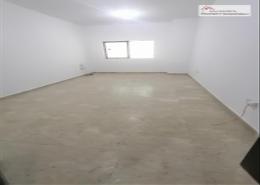 صورةغرفة فارغة لـ: شقة - 2 غرف نوم - 2 حمامات للكراء في الزهراء - أبوظبي, صورة 1