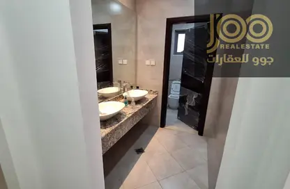 فيلا - 4 غرف نوم - 4 حمامات للايجار في بساتين السره - مشروع السرة السكني - أم القيوين