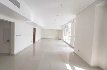 Apartment - 3 Bedrooms - 5 Bathrooms for rent in United Square - Al Khalidiya - Abu Dhabi