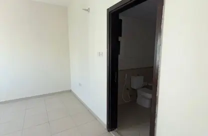 شقة - غرفة نوم - 2 حمامات للايجار في البطينة - الشارقة