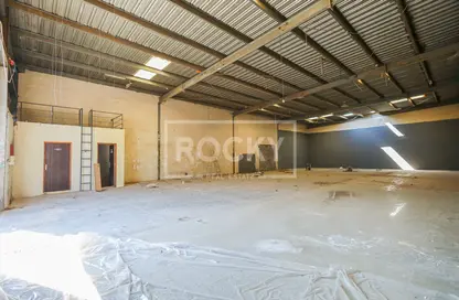 Parking image for: Warehouse - Studio for rent in Al Quoz Industrial Area 1 - Al Quoz Industrial Area - Al Quoz - Dubai, Image 1