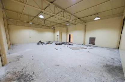 Warehouse - Studio - 1 Bathroom for rent in Julfar - Ras Al Khaimah