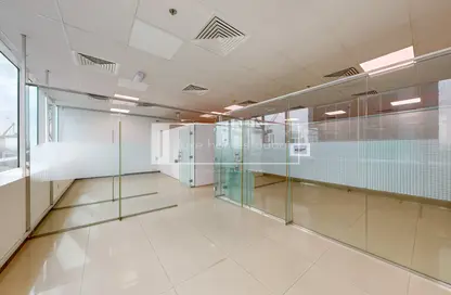 مكتب - استوديو - 2 حمامات للايجار في كابيتال جولدن تاور - الخليج التجاري - دبي
