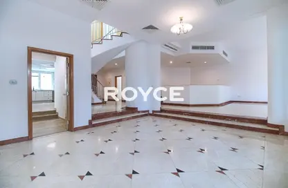 Villa - 4 Bedrooms - 5 Bathrooms for rent in Jumeirah 1 Villas - Jumeirah 1 - Jumeirah - Dubai