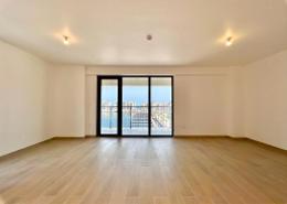 صورةغرفة فارغة لـ: شقة - 2 غرف نوم - 4 حمامات للبيع في لا فويل - لا مير - الجميرا - دبي, صورة 1