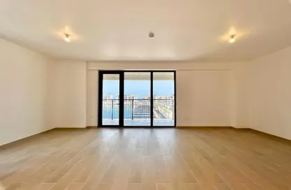 Empty Room image for: Apartment - 2 Bedrooms - 4 Bathrooms for sale in La Voile - La Mer - Jumeirah - Dubai, Image 1