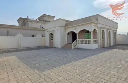Villa - 3 Bedrooms - 3 Bathrooms for rent in Seih Al Uraibi - Ras Al Khaimah