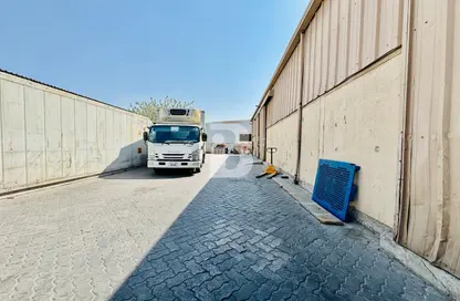 Warehouse - Studio for sale in Al Quoz Industrial Area - Al Quoz - Dubai
