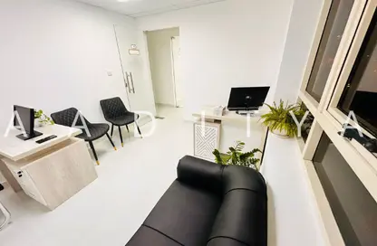Office Space - Studio - 1 Bathroom for rent in Silver Home Building - Hor Al Anz - Deira - Dubai