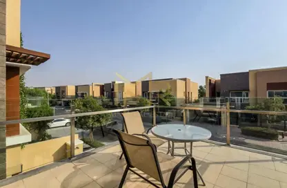 فيلا - 3 غرف نوم - 5 حمامات للايجار في لانتانا فيلا 1 - لانتانا فيلا - حديقة دبي العلميه - دبي