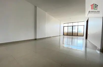 Apartment - 3 Bedrooms - 2 Bathrooms for rent in Hamdan Street - Abu Dhabi