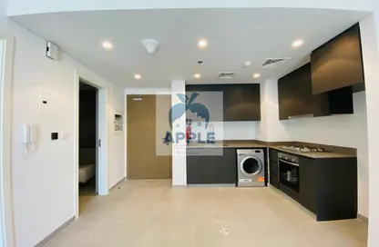 شقة - غرفة نوم - 2 حمامات للايجار في الطراز - حي نسيج - الجادة - الشارقة