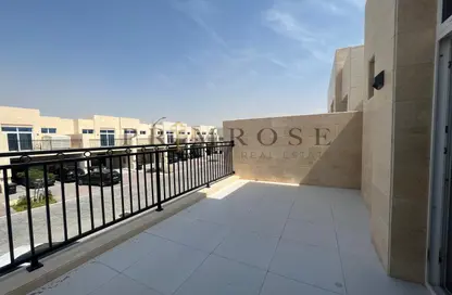 تاون هاوس - 4 غرف نوم - 3 حمامات للبيع في فلل حجار ستون - فيكتوريا - داماك هيلز 2 - دبي