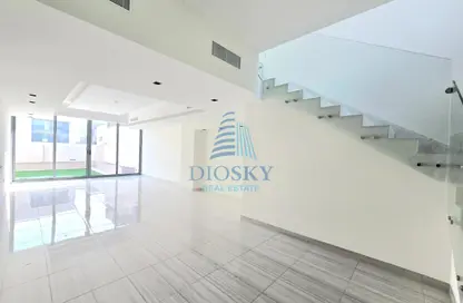 Apartment - 3 Bedrooms - 4 Bathrooms for rent in Gardenia Townhomes II - Wasl Gate - Dubai