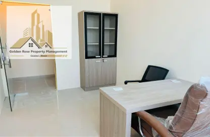 Office Space - Studio - 1 Bathroom for rent in Cornich Al Khalidiya - Al Khalidiya - Abu Dhabi