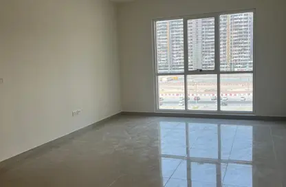 Apartment - 1 Bedroom - 2 Bathrooms for rent in Lakeside Tower D - Lakeside Residence - Dubai Production City (IMPZ) - Dubai