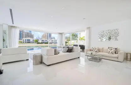 Villa - 6 Bedrooms - 6 Bathrooms for sale in Garden Homes Frond B - Garden Homes - Palm Jumeirah - Dubai