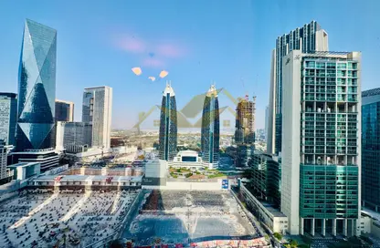 شقة - 2 غرف نوم - 2 حمامات للايجار في برج توينتي فرست سينشري - شارع الشيخ زايد - دبي