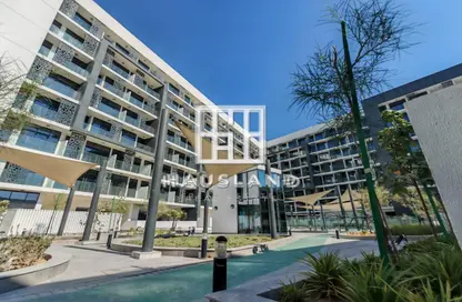 Apartment - Studio - 1 Bathroom for sale in The Gate - Masdar City - Abu Dhabi