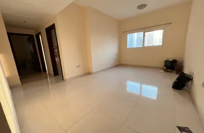 Apartment - 2 Bedrooms - 2 Bathrooms for rent in Al Fardan Centre - Al Majaz 3 - Al Majaz - Sharjah