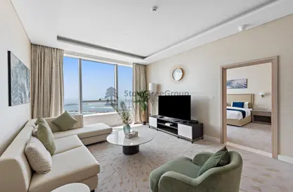 Living Room image for: Apartment - 1 Bedroom - 1 Bathroom for rent in The Palm Tower - Palm Jumeirah - Dubai, Image 1
