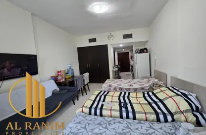 Apartment - Studio - 1 Bathroom for sale in Royal Residence 2 - Royal Residence - Dubai Sports City - Dubai