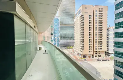 Apartment - 3 Bedrooms - 5 Bathrooms for rent in Crescent Towers - Al Khalidiya - Abu Dhabi